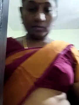 Snapshot of papukurty chatting on 10/01/25, 05:46 papukurty online show from 10/01/25, 05:46