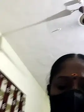 Snapshot of papukurty chatting on 10/05/25, 12:14 papukurty online show from 10/05/25, 12:14