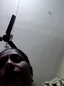 Snapshot of papukurty chatting on 10/09/25, 05:00 papukurty online show from 10/09/25, 05:00