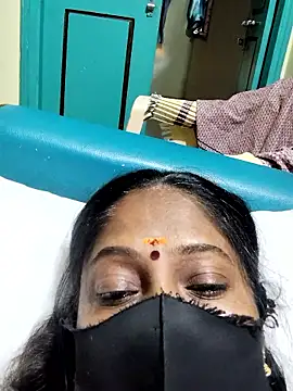 Snapshot of papukurty chatting on 10/13/25, 11:10 papukurty online show from 10/13/25, 11:10