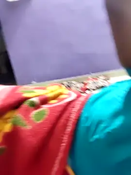 Snapshot of papukurty chatting on 10/15/25, 08:31 papukurty online show from 10/15/25, 08:31