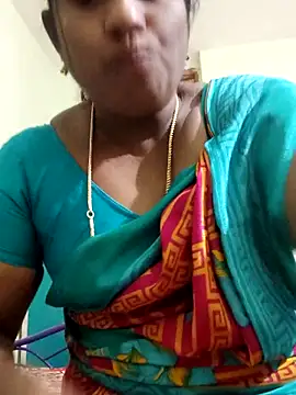 Snapshot of papukurty chatting on 10/16/25, 08:37 papukurty online show from 10/16/25, 08:37