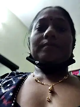 Snapshot of papukurty chatting on 10/27/25, 01:09 papukurty online show from 10/27/25, 01:09