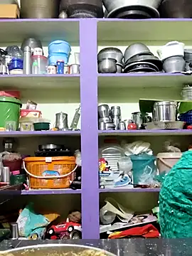 Snapshot of papukurty chatting on 11/19/25, 06:35 papukurty online show from 11/19/25, 06:35