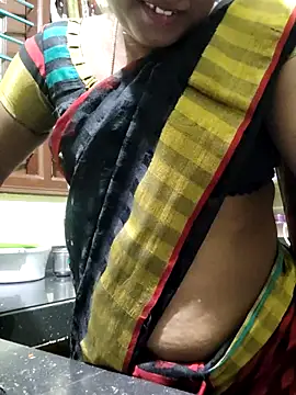 Snapshot of papukurty chatting on 11/23/25, 08:47 papukurty online show from 11/23/25, 08:47