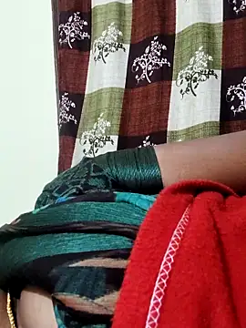 Snapshot of papukurty chatting on 12/13/25, 07:53 papukurty online show from 12/13/25, 07:53