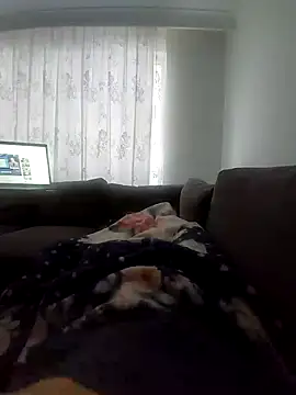 Snapshot of gelgelgel_17 chatting on 11/23/25, 12:05 gelgelgel 17 online show from 11/23/25, 12:05