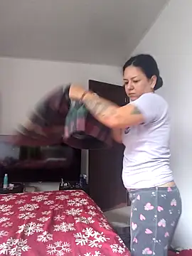 Abbyjoness21 online show from 09/15/25, 01:11