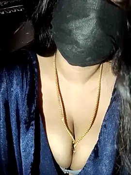 Snapshot of umairahaasan_1 chatting on 11/11/25, 11:21 umairahaasan 1 online show from 11/11/25, 11:21