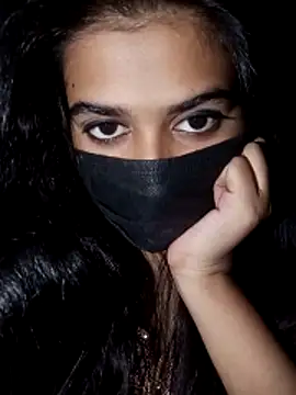 Snapshot of umairahaasan_1 chatting on 11/18/25, 10:31 umairahaasan 1 online show from 11/18/25, 10:31