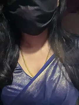 Snapshot of umairahaasan_1 chatting on 03/05/26, 03:35 umairahaasan 1 online show from 03/05/26, 03:35