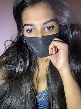 Snapshot of umairahaasan_1 chatting on 03/07/26, 09:39 umairahaasan 1 online show from 03/07/26, 09:39