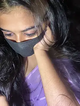 Snapshot of umairahaasan_1 chatting on 03/11/26, 06:36 umairahaasan 1 online show from 03/11/26, 06:36