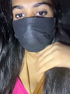 Snapshot of umairahaasan_1 chatting on 03/12/26, 05:41 umairahaasan 1 online show from 03/12/26, 05:41