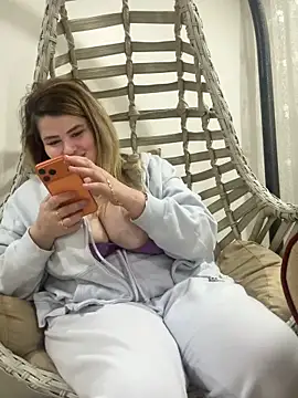 Snapshot of aydabella7777 chatting on 02/19/26, 06:37 aydabella7777 online show from 02/19/26, 06:37