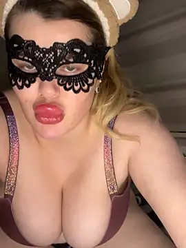 aydabella7777 online show from 04/27/26, 10:19