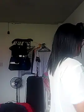 Snapshot of EDMIL31 chatting on 09/20/25, 07:26 EDMIL31 online show from 09/20/25, 07:26