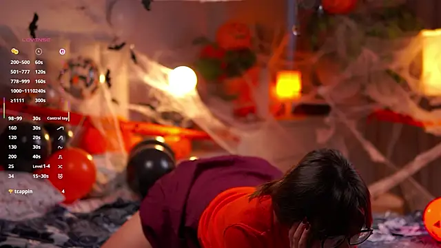 Julia PR0 online show from 10/31/25, 06:47