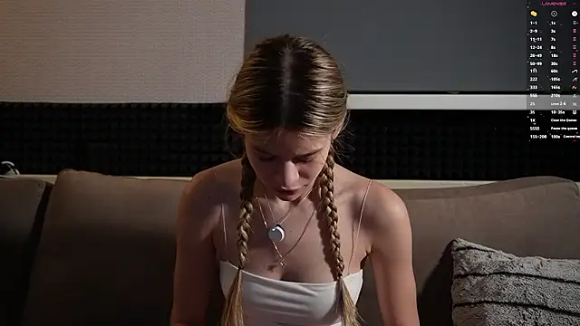 Snapshot of AnneVerity chatting on 03/06/26, 08:05 AnneVerity online show from 03/06/26, 08:05