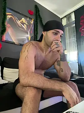 Snapshot of 1Richrichard1 chatting on 07/12/26, 11:56 1Richrichard1 online show from 07/12/26, 11:56