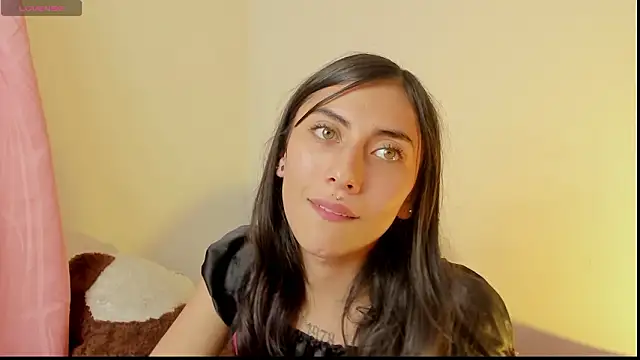 Snapshot of Alanaloiiss_ chatting on 02/21/26, 04:02 Alanaloiiss online show from 02/21/26, 04:02