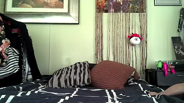 Snapshot of Keikomiller chatting on 10/16/25, 09:16 Keikomiller online show from 10/16/25, 09:16