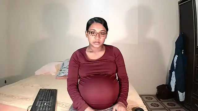 Snapshot of indiansweetflava chatting on 05/15/26, 04:30 indiansweetflava online show from 05/15/26, 04:30