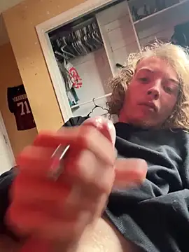 Snapshot of shhhh508 chatting on 10/15/25, 01:22 shhhh508 online show from 10/15/25, 01:22