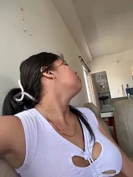 Snapshot of cala_borhan chatting on 03/29/26, 07:03 cala borhan online show from 03/29/26, 07:03