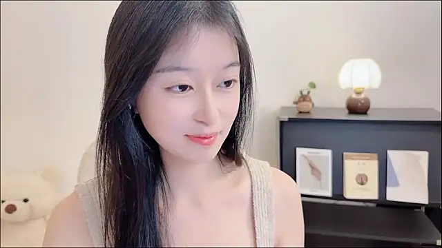 Snapshot of Onechestnut chatting on 10/21/25, 12:06 Onechestnut online show from 10/21/25, 12:06