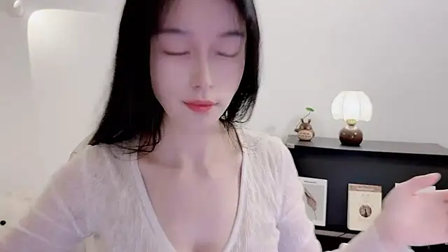 Snapshot of Onechestnut chatting on 11/21/25, 06:23 Onechestnut online show from 11/21/25, 06:23