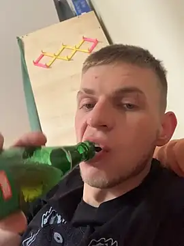 Snapshot of macho1347 chatting on 03/10/26, 01:49 macho1347 online show from 03/10/26, 01:49