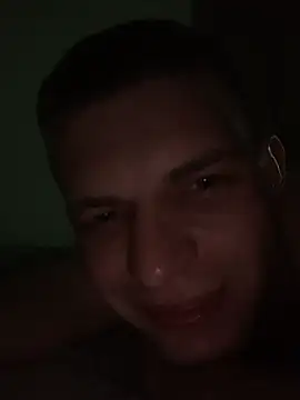 Snapshot of macho1347 chatting on 04/05/26, 02:20 macho1347 online show from 04/05/26, 02:20