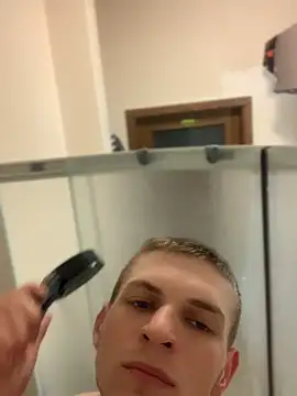 Snapshot of macho1347 chatting on 04/08/26, 10:21 macho1347 online show from 04/08/26, 10:21