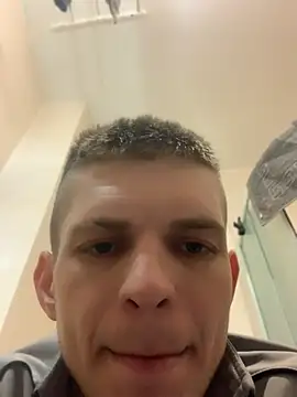 Snapshot of macho1347 chatting on 04/27/26, 04:54 macho1347 online show from 04/27/26, 04:54