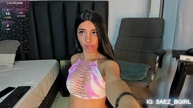 Snapshot of BarbieGirl_xx chatting on 10/11/25, 05:28 BarbieGirl xx online show from 10/11/25, 05:28