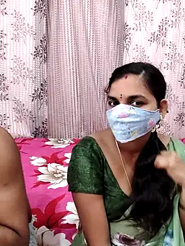 Snapshot of Lalitha-1995 chatting on 09/13/25, 06:13 Lalitha-1995 online show from 09/13/25, 06:13