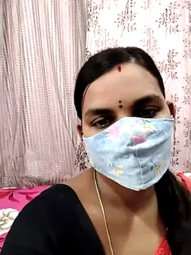 Snapshot of Lalitha-1995 chatting on 09/15/25, 05:40 Lalitha-1995 online show from 09/15/25, 05:40