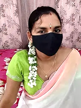 Snapshot of Lalitha-1995 chatting on 11/05/25, 07:41 Lalitha-1995 online show from 11/05/25, 07:41