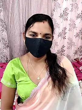 Snapshot of Lalitha-1995 chatting on 11/16/25, 06:41 Lalitha-1995 online show from 11/16/25, 06:41