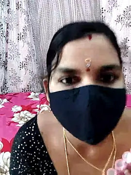 Snapshot of Lalitha-1995 chatting on 11/20/25, 06:13 Lalitha-1995 online show from 11/20/25, 06:13