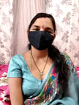 Snapshot of Lalitha-1995 chatting on 12/20/25, 05:36 Lalitha-1995 online show from 12/20/25, 05:36