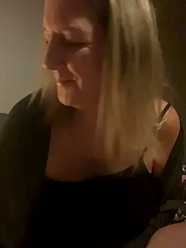 X-Victoria-X online show from 10/13/25, 04:01