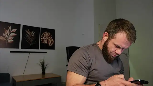 Snapshot of Stewart_Barnz chatting on 10/09/25, 06:00 Stewart Barnz online show from 10/09/25, 06:00