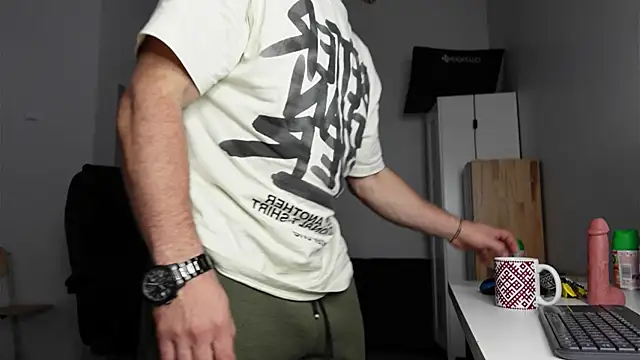 Snapshot of Stewart_Barnz chatting on 10/25/25, 12:56 Stewart Barnz online show from 10/25/25, 12:56