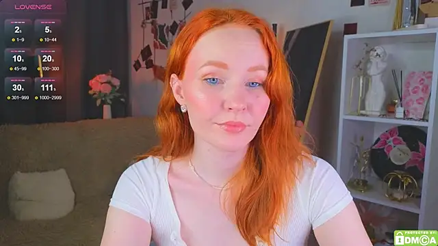 Snapshot of JoyceJones chatting on 11/07/25, 07:03 JoyceJones online show from 11/07/25, 07:03