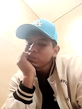 Oscariin96 online show from 02/18/26, 03:30