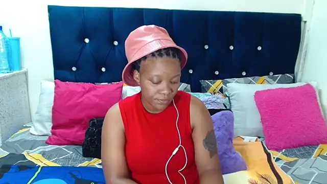 Snapshot of SexyMellon chatting on 10/19/25, 07:03 SexyMellon online show from 10/19/25, 07:03