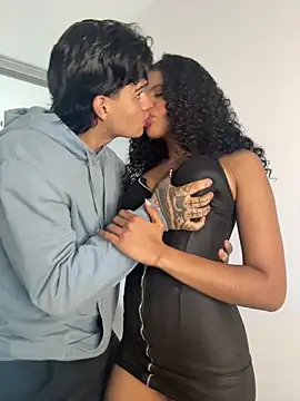 Snapshot of Rose-andres chatting on 02/25/26, 09:35 Rose-andres online show from 02/25/26, 09:35