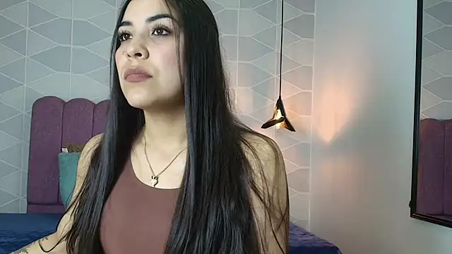 Snapshot of Aly_Loving chatting on 10/24/25, 08:16 Aly Loving online show from 10/24/25, 08:16